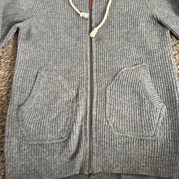 Sitka Small Gray 100% Wool Hooded Sweater - Picture 5 of 9